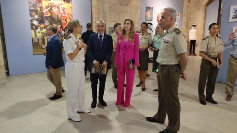 Mujeres de Uniforme — imagen 106