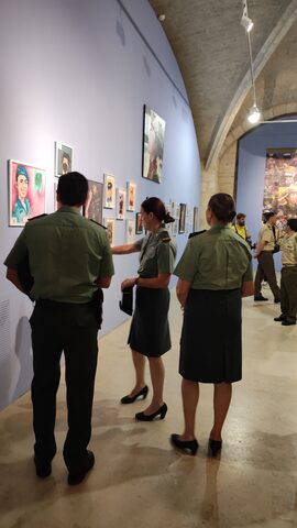 Mujeres de Uniforme — imagen 110