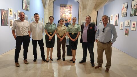 Mujeres de Uniforme — imagen 116