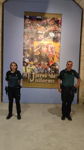 Mujeres de Uniforme — imagen 31