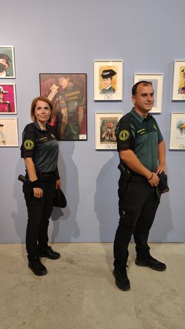Mujeres de Uniforme — imagen 33