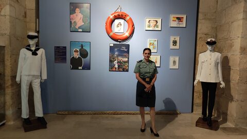 Mujeres de Uniforme — imagen 82