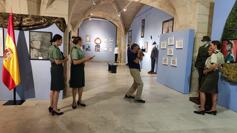 Mujeres de Uniforme — imagen 91