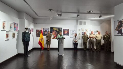 Fotografía 37 de la exposición Mujeres de Uniforme en Guadalajara