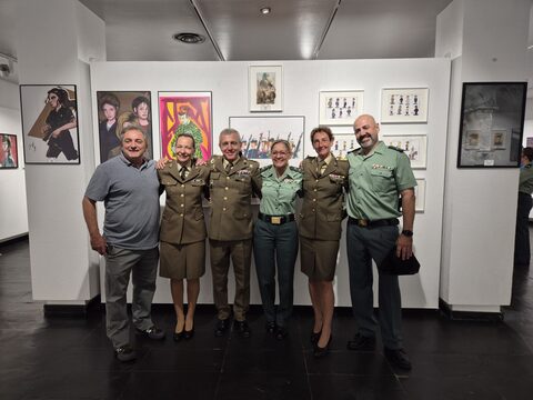 Fotografía 46 de la exposición Mujeres de Uniforme en Guadalajara