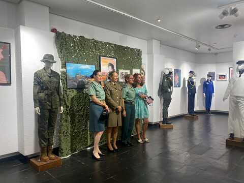 Fotografía 59 de la exposición Mujeres de Uniforme en Guadalajara