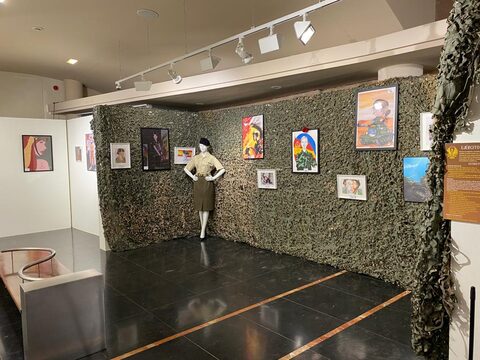 Fotografía 22 de la exposición Mujeres de Uniforme en el Palacio de Villahermosa (Huesca)