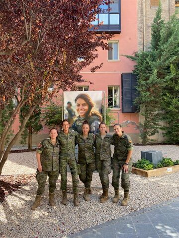 Fotografía 31 de la exposición Mujeres de Uniforme en el Palacio de Villahermosa (Huesca)