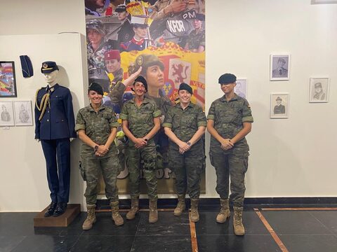 Fotografía 39 de la exposición Mujeres de Uniforme en el Palacio de Villahermosa (Huesca)