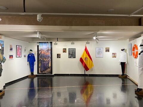 Fotografía 7 de la exposición Mujeres de Uniforme en el Palacio de Villahermosa (Huesca)