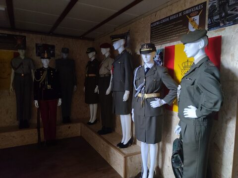 Fotografía 36 de la Sala Histórica Mujeres de Uniforme en Navaleno (Soria)