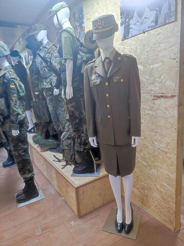 Fotografía 42 de la Sala Histórica Mujeres de Uniforme en Navaleno (Soria)